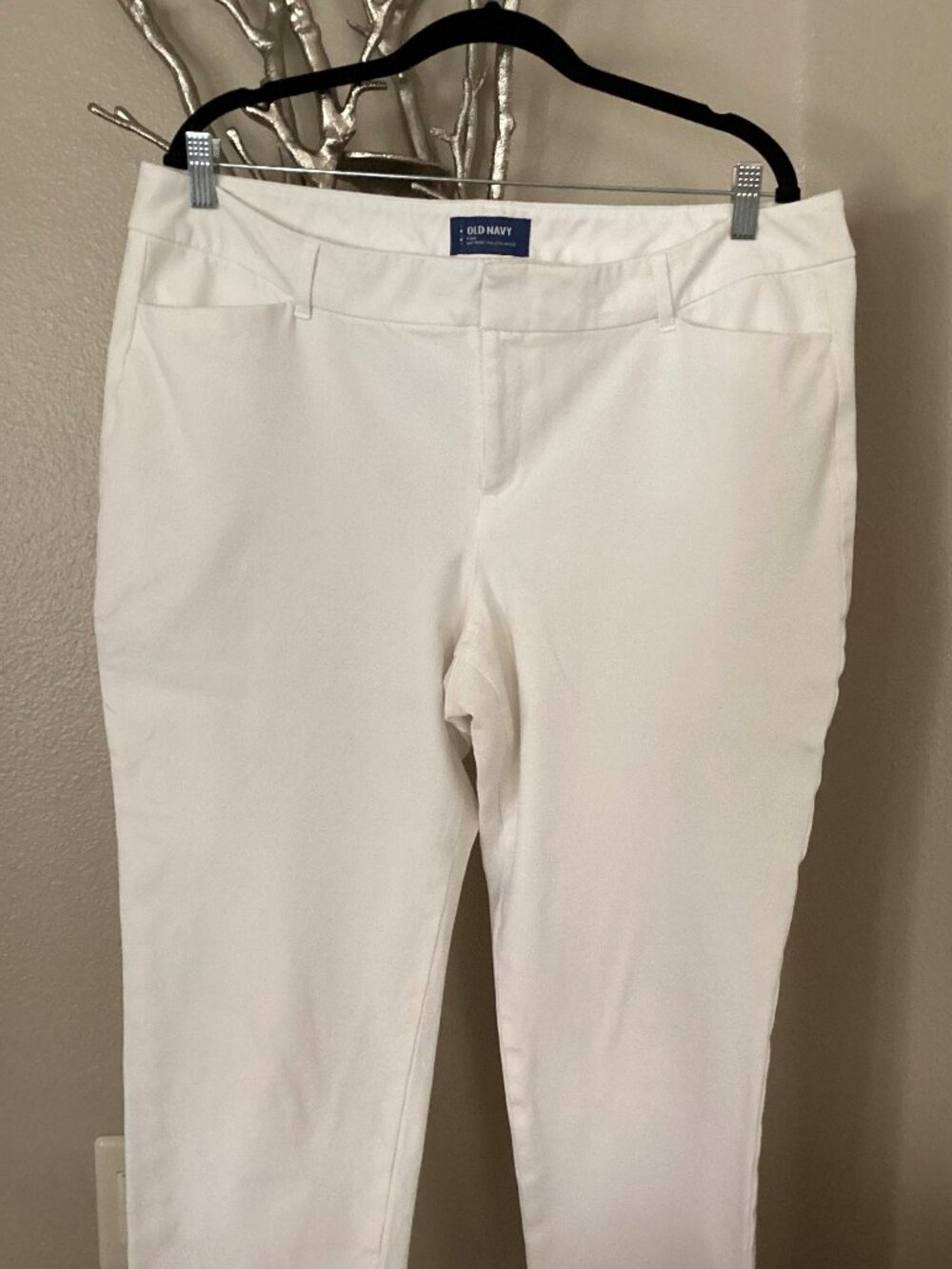 Old Navy white cotton women's pants, size 16,